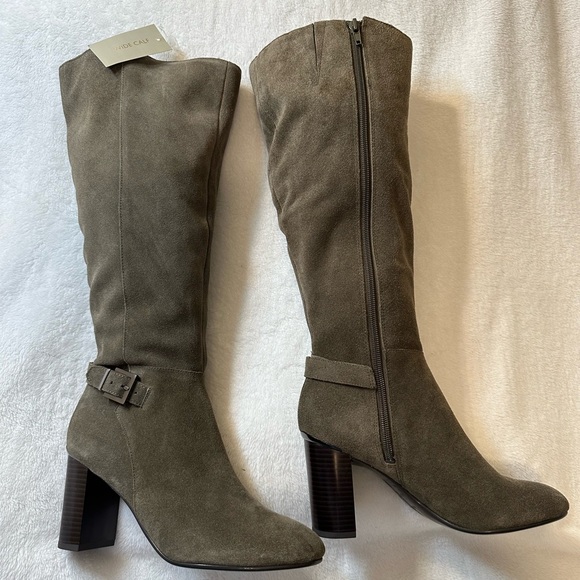 Bandolino Women’s Green Metal Heel Accent Buckle Boot - Picture 2 of 7